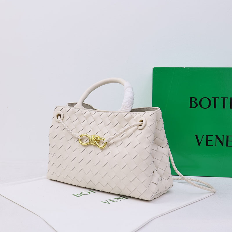 N品 Bottega Veneta ボッテガ・ヴェネタ スモール イーストウエスト アンディアーモ チョーク 766010VCPP19143 ラムスキン ゴールド金具 激安優良店 - 画像 (8)