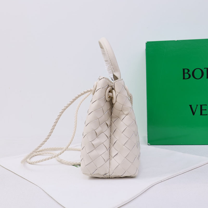 N品 Bottega Veneta ボッテガ・ヴェネタ スモール イーストウエスト アンディアーモ チョーク 766010VCPP19143 ラムスキン ゴールド金具 激安優良店 - 画像 (7)