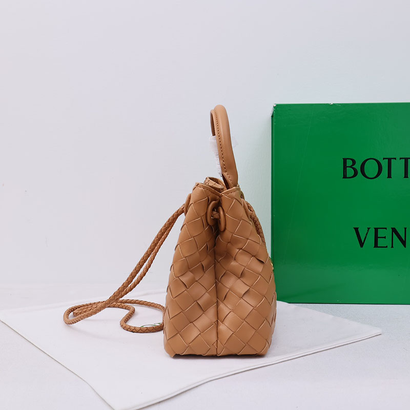 N品 Bottega Veneta ボッテガ・ヴェネタ スモール イーストウエスト アンディアーモ キャラメル 766010VCPP19830 ラムスキン ゴールド金具 激安優良店 - 画像 (7)