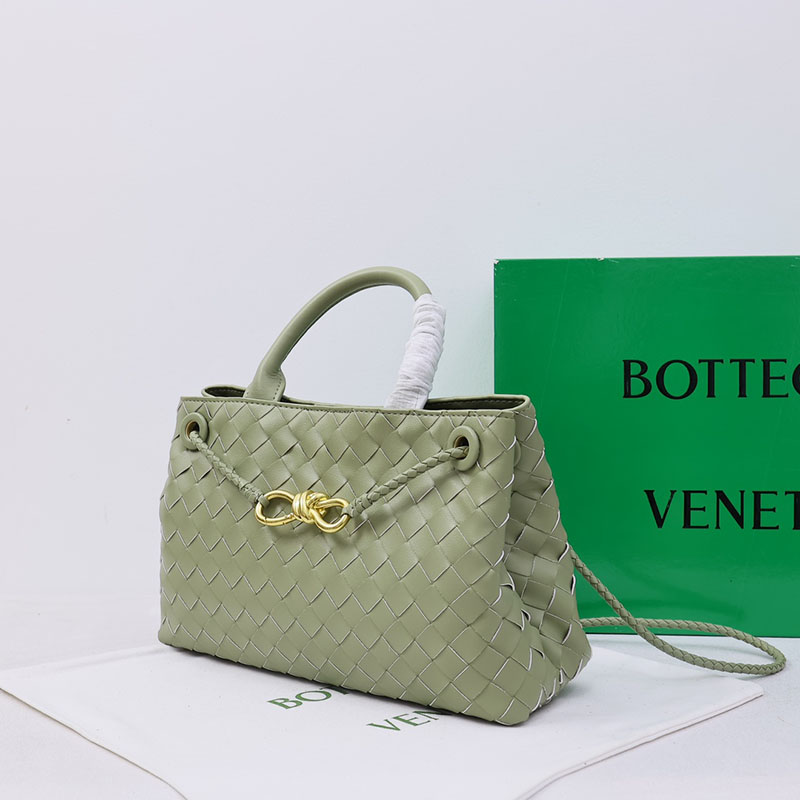 N品 Bottega Veneta ボッテガ・ヴェネタ スモール イーストウエスト アンディアーモ ニューセージ 766010VCPP13411 ラムスキン ゴールド金具 激安優良店 - 画像 (8)