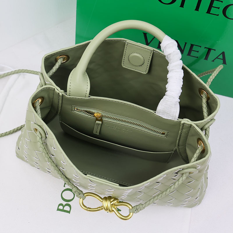 N品 Bottega Veneta ボッテガ・ヴェネタ スモール イーストウエスト アンディアーモ ニューセージ 766010VCPP13411 ラムスキン ゴールド金具 激安優良店 - 画像 (4)