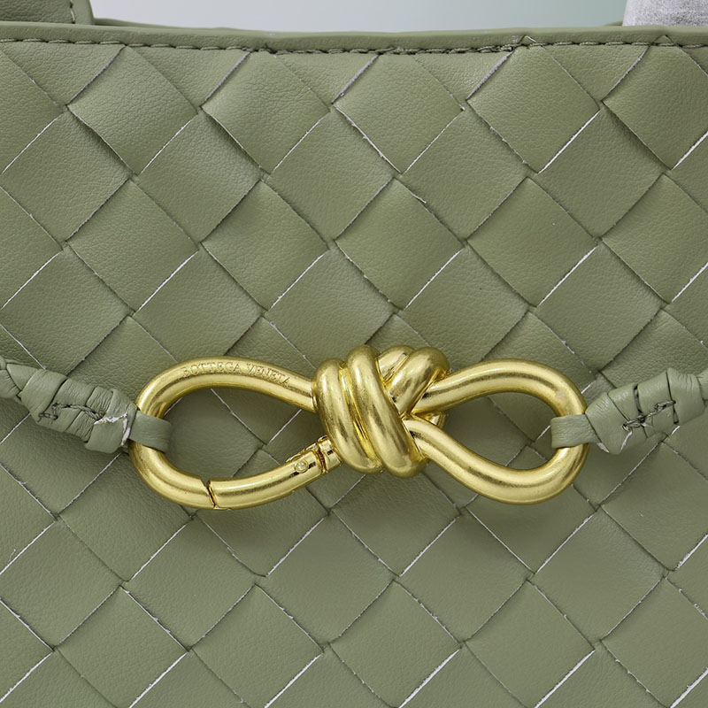 N品 Bottega Veneta ボッテガ・ヴェネタ スモール イーストウエスト アンディアーモ ニューセージ 766010VCPP13411 ラムスキン ゴールド金具 激安優良店 - 画像 (3)