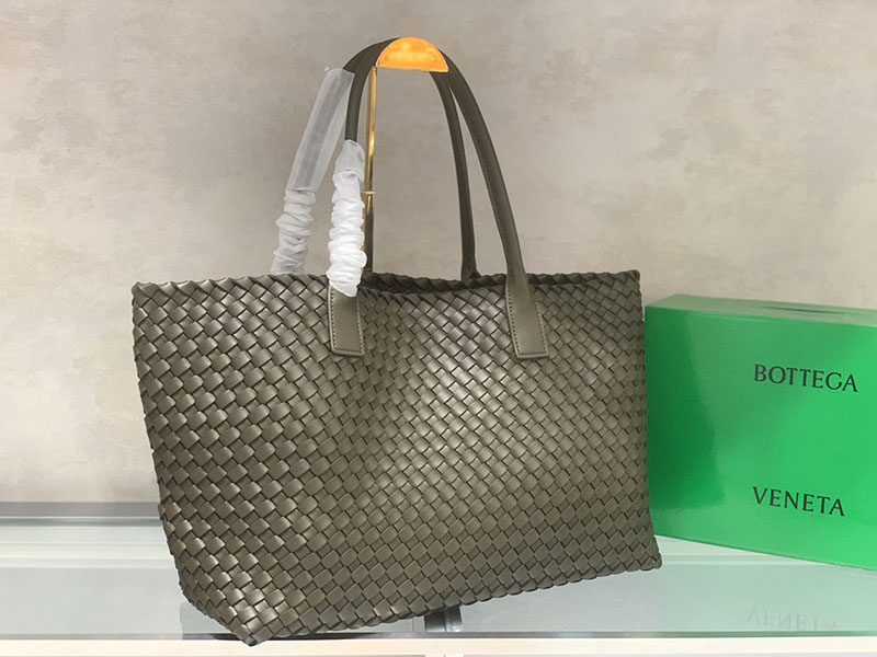 N品 Bottega Veneta ボッテガ・ヴェネタ トートバッグGM 人気 キャンピング 608811V91313207 ラムスキン ゴールド金具 激安優良店 - 画像 (7)