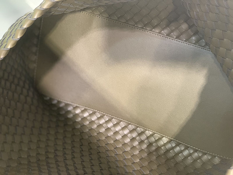 N品 Bottega Veneta ボッテガ・ヴェネタ トートバッグGM 人気 キャンピング 608811V91313207 ラムスキン ゴールド金具 激安優良店 - 画像 (6)