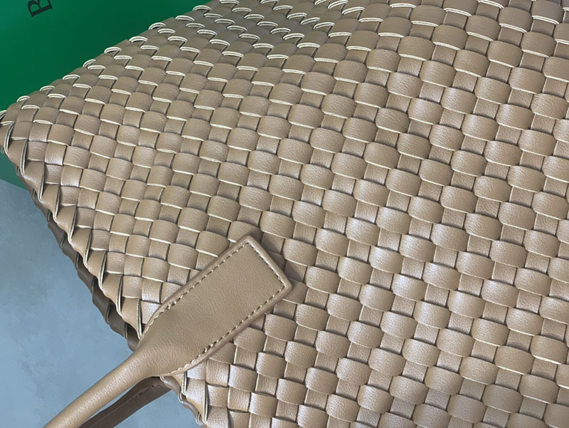 N品 Bottega Veneta ボッテガ・ヴェネタ トートバッグGM 人気 ポリッジ 608811V91319776 ラムスキン ゴールド金具 激安優良店 - 画像 (5)