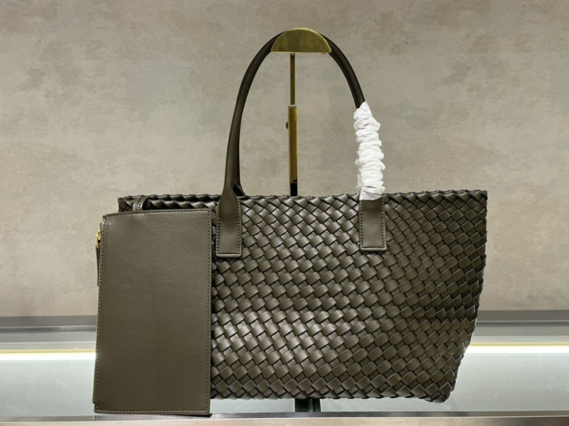 N品 Bottega Veneta ボッテガ・ヴェネタ トートバッグMM 人気 キャンピング 598511V91313207 ラムスキン ゴールド金具 激安優良店 - 画像 (6)