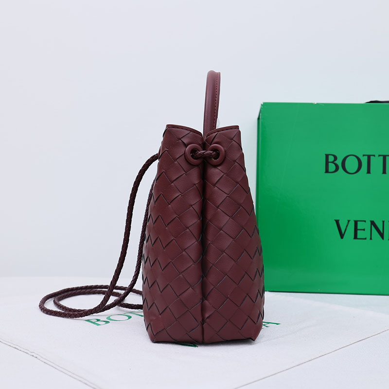 N品 Bottega Veneta ボッテガ・ヴェネタ スモール アンディアーモ バローロ 766014VCPP12273 ラムスキン ゴールド金具 激安優良店 - 画像 (7)