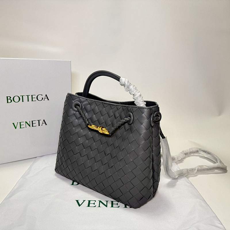 N品 Bottega Veneta ボッテガ・ヴェネタ スモール アンディアーモ スペース 766014VCPP18837 ラムスキン ゴールド金具 激安優良店 - 画像 (5)