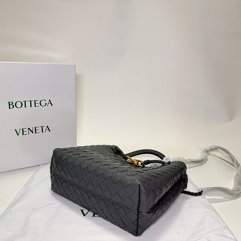 N品 Bottega Veneta ボッテガ・ヴェネタ スモール アンディアーモ スペース 766014VCPP18837 ラムスキン ゴールド金具 激安優良店 - 画像 (4)
