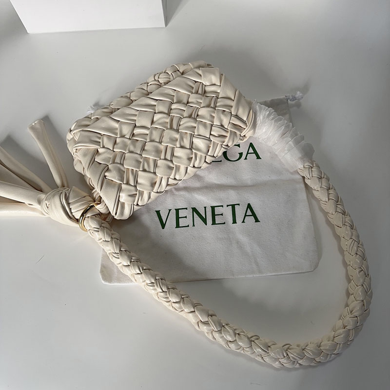 N品 Bottega Veneta ボッテガ・ヴェネタ チッタ Kalimero Città ボーン 785797V40T09233 カーフ ゴールド金具 激安優良店 - 画像 (4)
