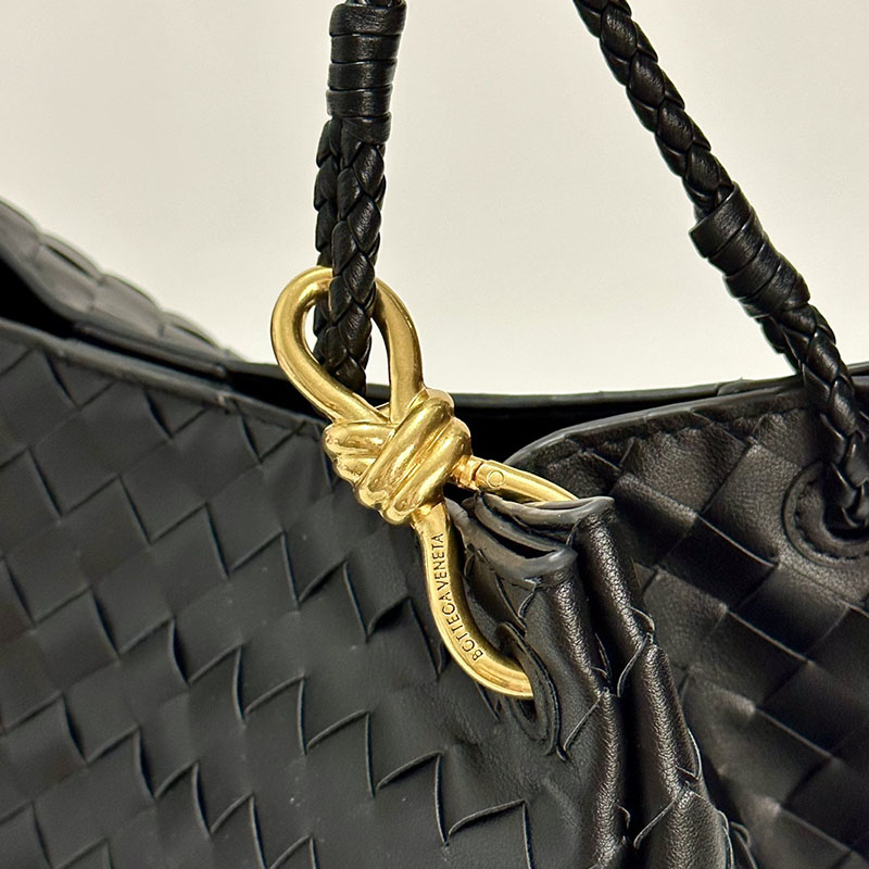 N品 Bottega Veneta ボッテガ・ヴェネタ ラージ パラシュート Large Parachute ブラック 796571VCPPT1019 ラムスキン ゴールド金具 激安優良店 - 画像 (4)