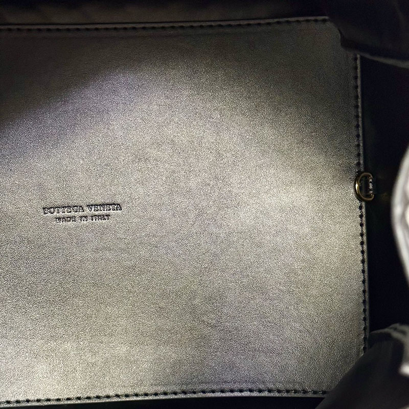 N品 Bottega Veneta ボッテガ・ヴェネタ ラージ パラシュート Large Parachute ブラック 796571VCPPT1019 ラムスキン ゴールド金具 激安優良店 - 画像 (2)
