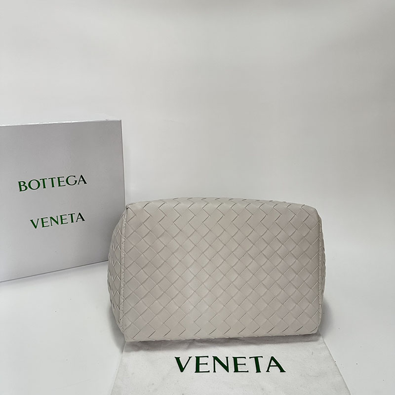 N品 Bottega Veneta ボッテガ・ヴェネタ ラージ パラシュート Large Parachute チョーク 796571VCPPT9143 ラムスキン ゴールド金具 激安優良店 - 画像 (5)