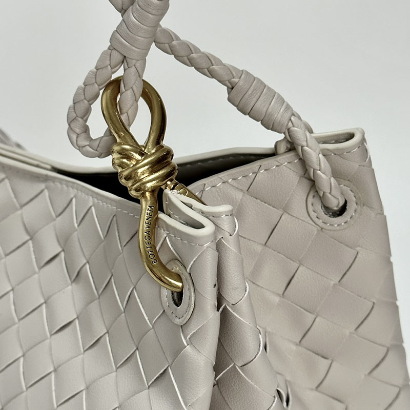 N品 Bottega Veneta ボッテガ・ヴェネタ ラージ パラシュート Large Parachute チョーク 796571VCPPT9143 ラムスキン ゴールド金具 激安優良店 - 画像 (4)