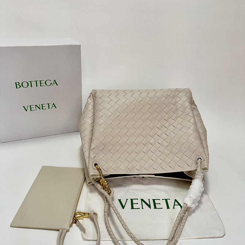 N品 Bottega Veneta ボッテガ・ヴェネタ ラージ パラシュート Large Parachute チョーク 796571VCPPT9143 ラムスキン ゴールド金具 激安優良店 - 画像 (3)