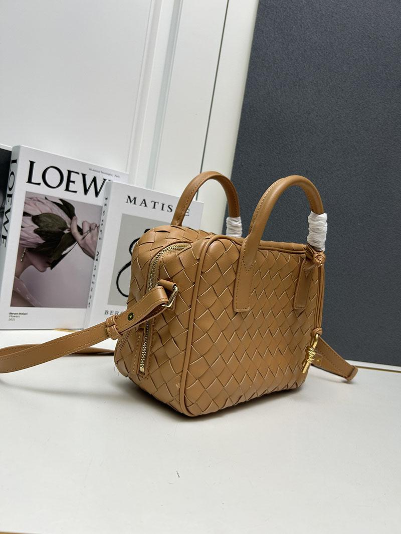 N品 Bottega Veneta ボッテガ・ヴェネタ ゲッタウェイ スモール トップハンドル バッグ キャラメル 776736VCPP19830 ラムスキン ゴールド金具 激安優良店 - 画像 (9)
