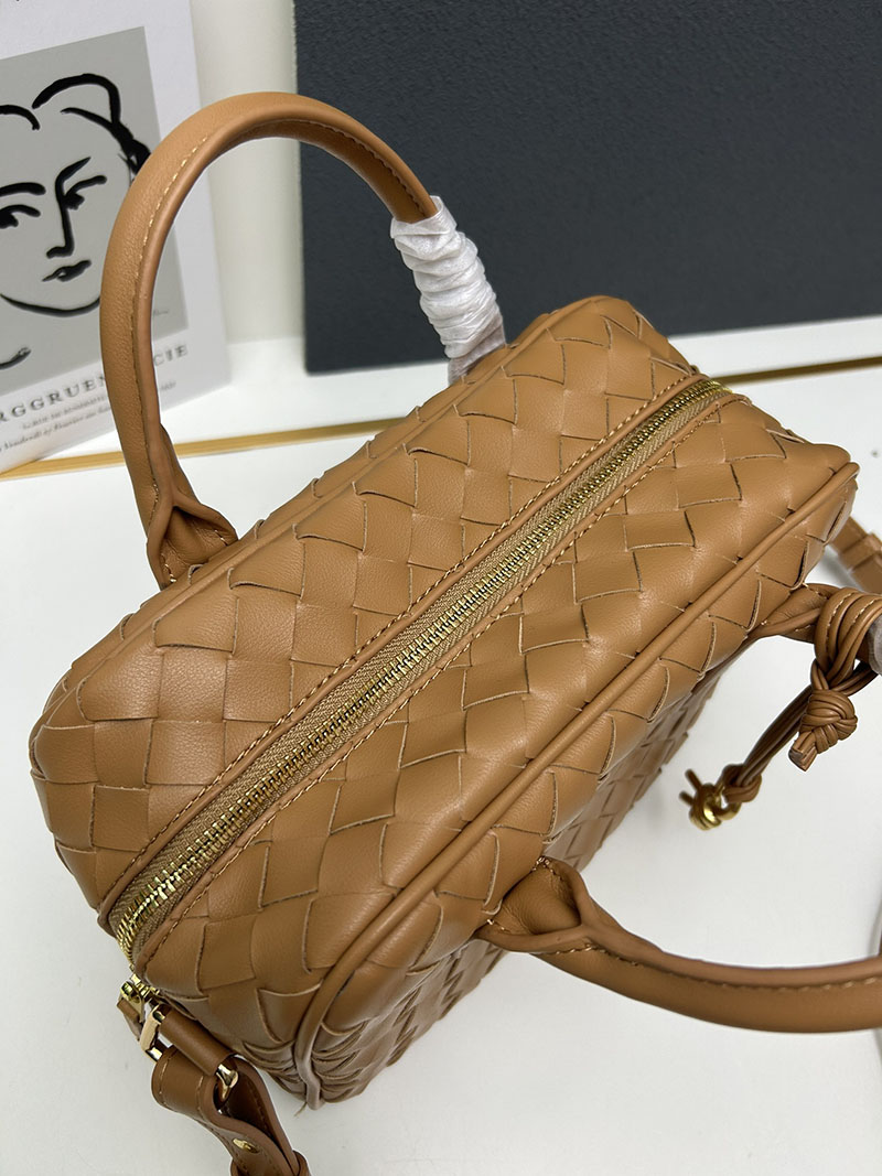 N品 Bottega Veneta ボッテガ・ヴェネタ ゲッタウェイ スモール トップハンドル バッグ キャラメル 776736VCPP19830 ラムスキン ゴールド金具 激安優良店 - 画像 (4)