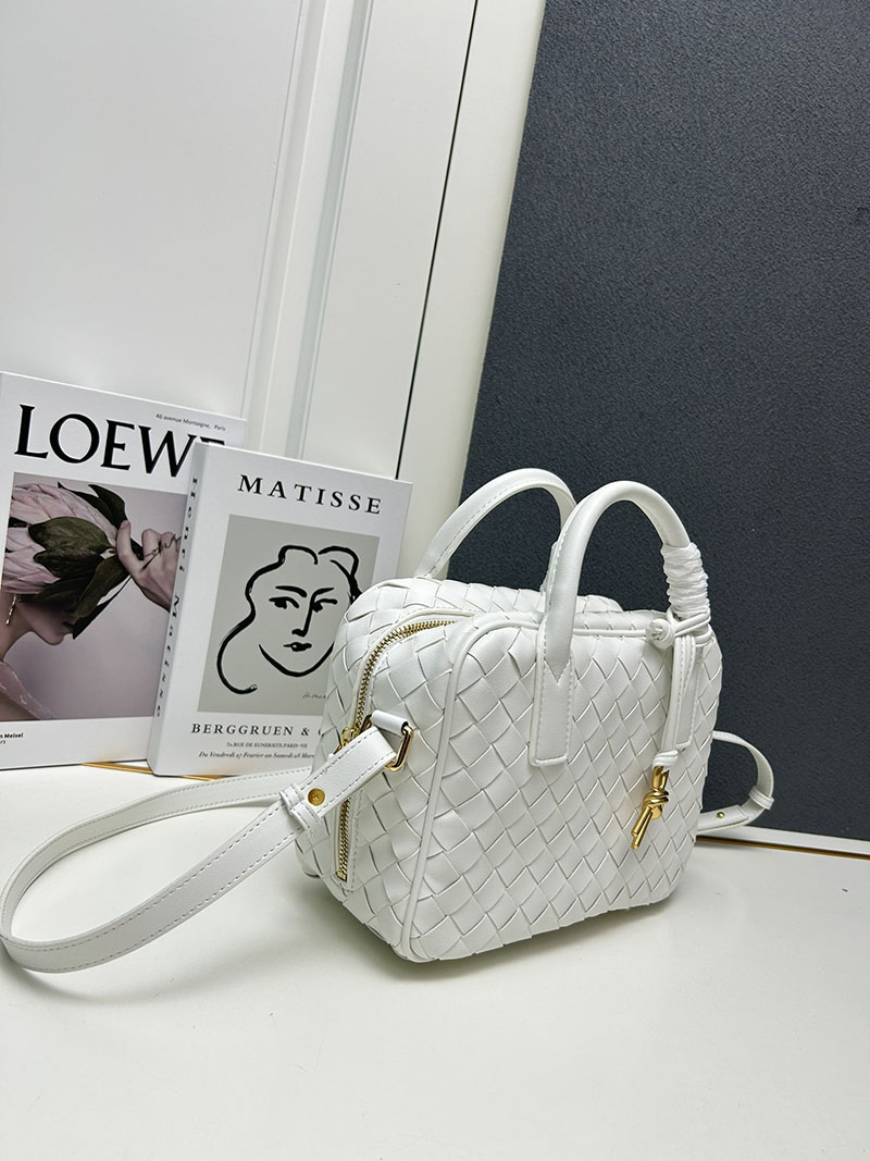 N品 Bottega Veneta ボッテガ・ヴェネタ ゲッタウェイ スモール トップハンドル バッグ ホワイト 776736VCPP19009 ラムスキン ゴールド金具 激安優良店 - 画像 (8)