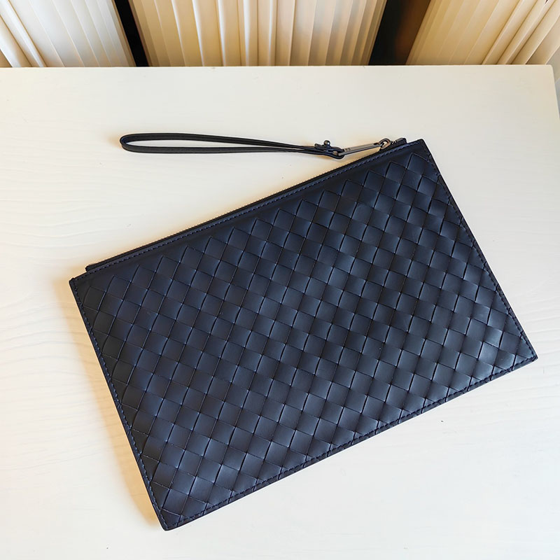N品 Bottega Veneta ボッテガ・ヴェネタ ミディアム ポーチ スペース 608232VCPP98837 ラムスキン シルバー金具 激安優良店 - 画像 (9)