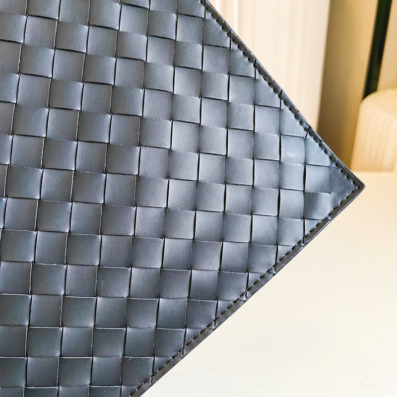 N品 Bottega Veneta ボッテガ・ヴェネタ ミディアム ポーチ スペース 608232VCPP98837 ラムスキン シルバー金具 激安優良店 - 画像 (6)