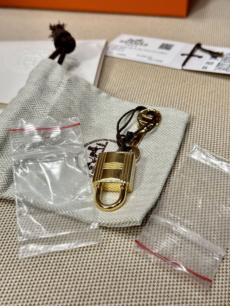 最高級エルメススーパーコピー ピコタンPMコピー ピコタンロック 18 PM タッチ クレxゴールド トリヨンクレマンスxスイフト ゴールド金具 - 画像 (8)