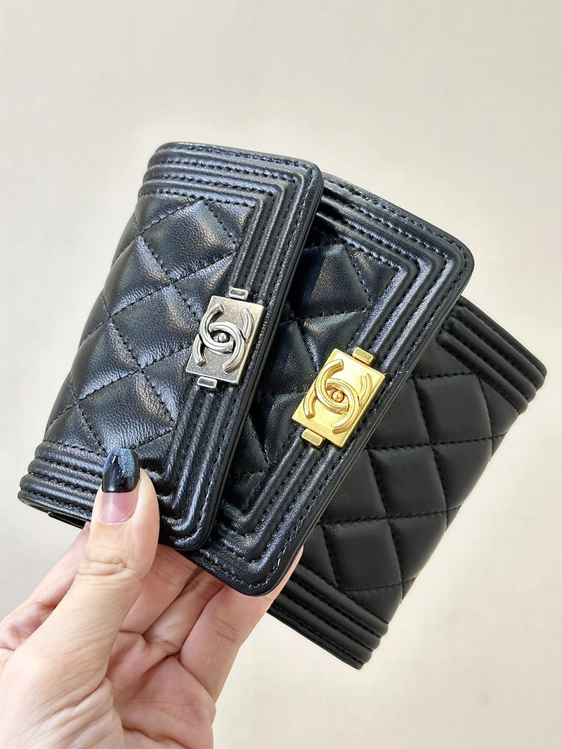 最高級シャネルスーパーコピー シャネル財布コピー スモールフラップウォレット 三つ折り 財布 人気色 黒 (ブラック) A80734 カーフスキン ゴールド金具 2411002 - 画像 (8)