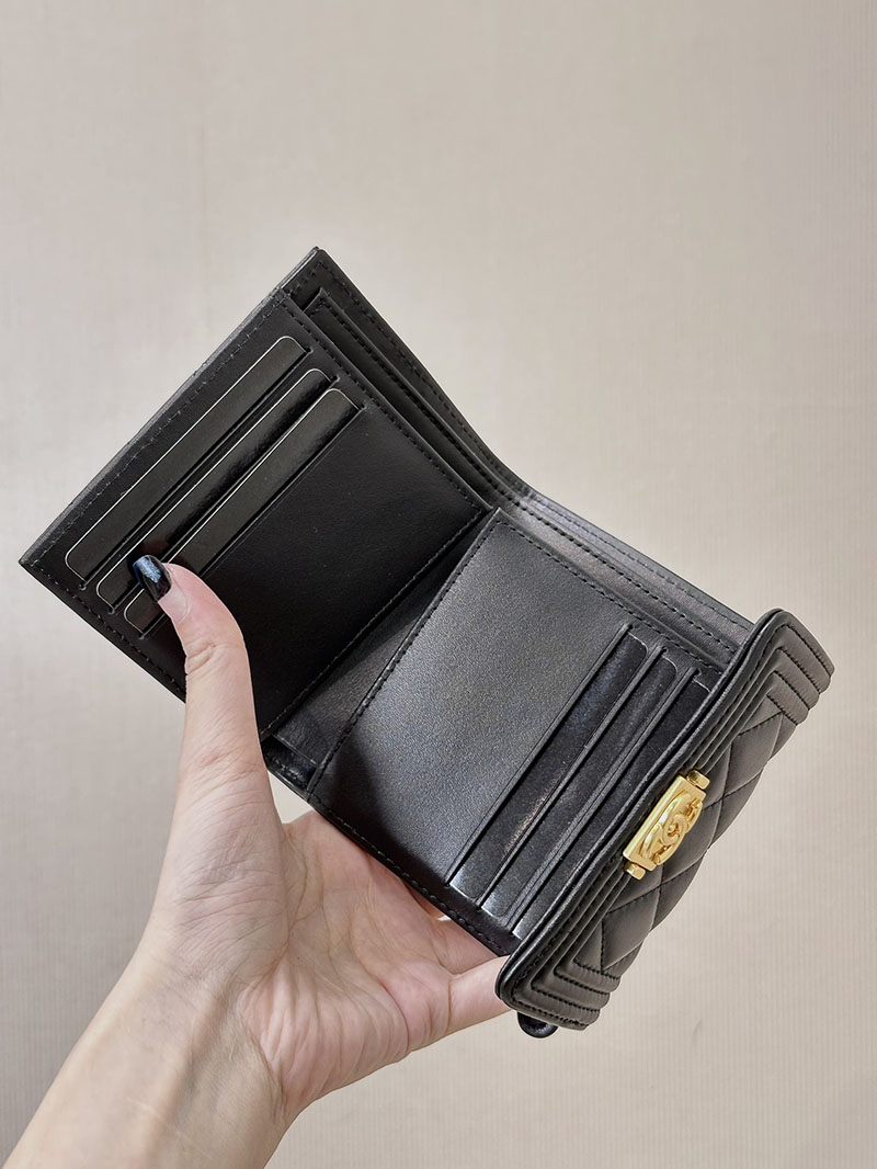 最高級シャネルスーパーコピー シャネル財布コピー スモールフラップウォレット 三つ折り 財布 人気色 黒 (ブラック) A80734 カーフスキン ゴールド金具 2411002 - 画像 (2)
