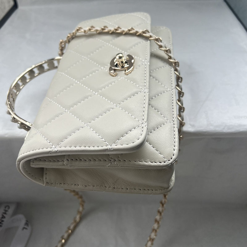 最高級シャネルスーパーコピー シャネルバッグコピー CHANEL バッグ 2025 新作 チェーンウォレット 白 (ホワイト) 1201 カーフスキン シャンパンゴールド金具 2411014 - 画像 (5)