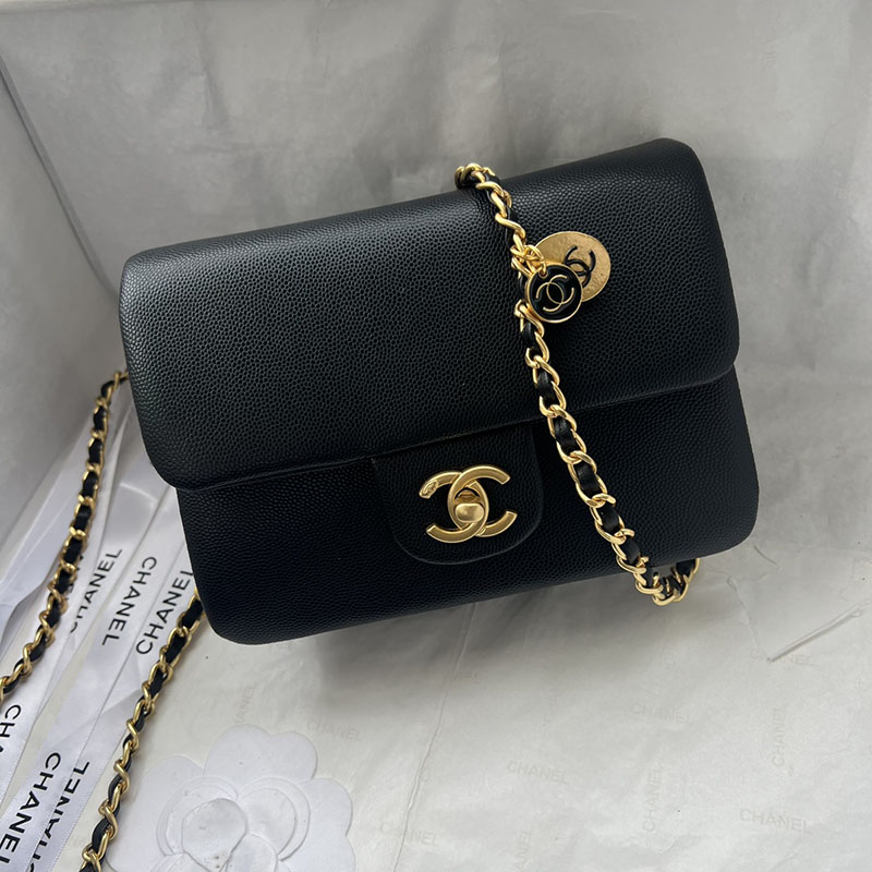 最高級シャネルスーパーコピー シャネルバッグコピー ミニ フラップ バッグ 2024 新作 黒 (ブラック) AS5218-B18321-94305 カーフスキン ゴールド金具 - 画像 (9)