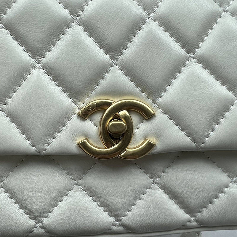 最高級シャネルスーパーコピー シャネルバッグコピー chanel パールチェーン バッグ 新作 2024 白 (ホワイト) AS359 カーフスキン ゴールド金具 2411083 - 画像 (6)