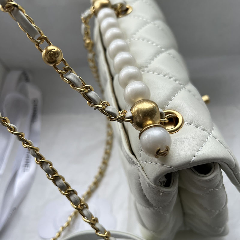 最高級シャネルスーパーコピー シャネルバッグコピー chanel パールチェーン バッグ 新作 2024 白 (ホワイト) AS359 カーフスキン ゴールド金具 2411083 - 画像 (5)