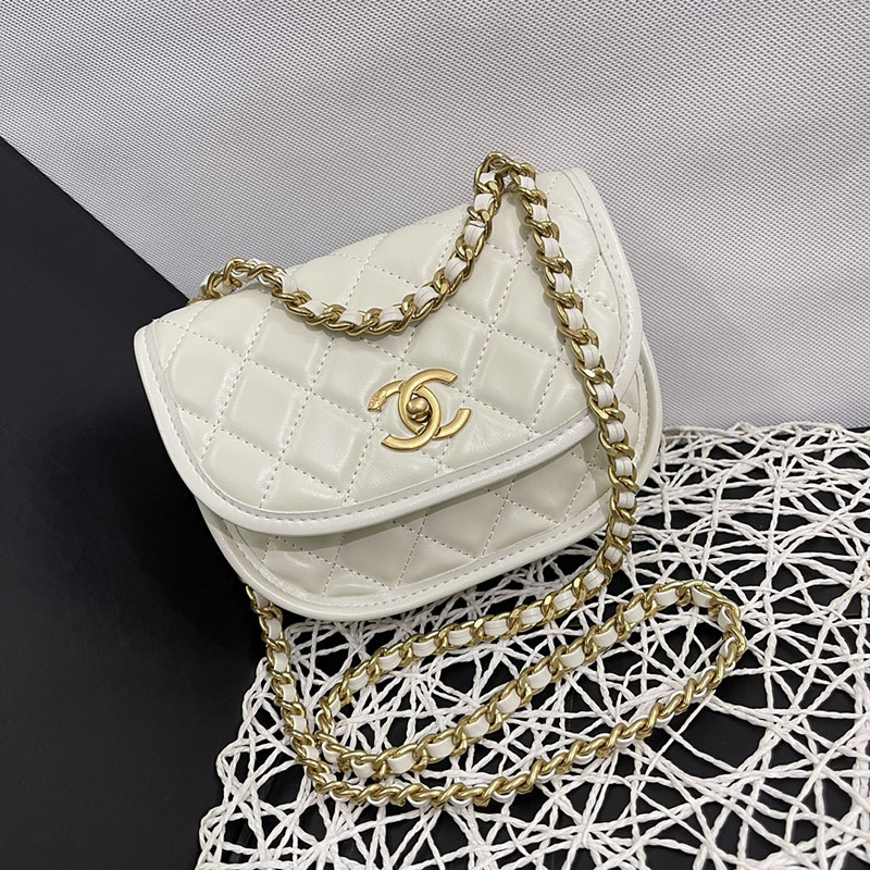 CHANEL チェーンショルダーバッグ サドルバッグ
