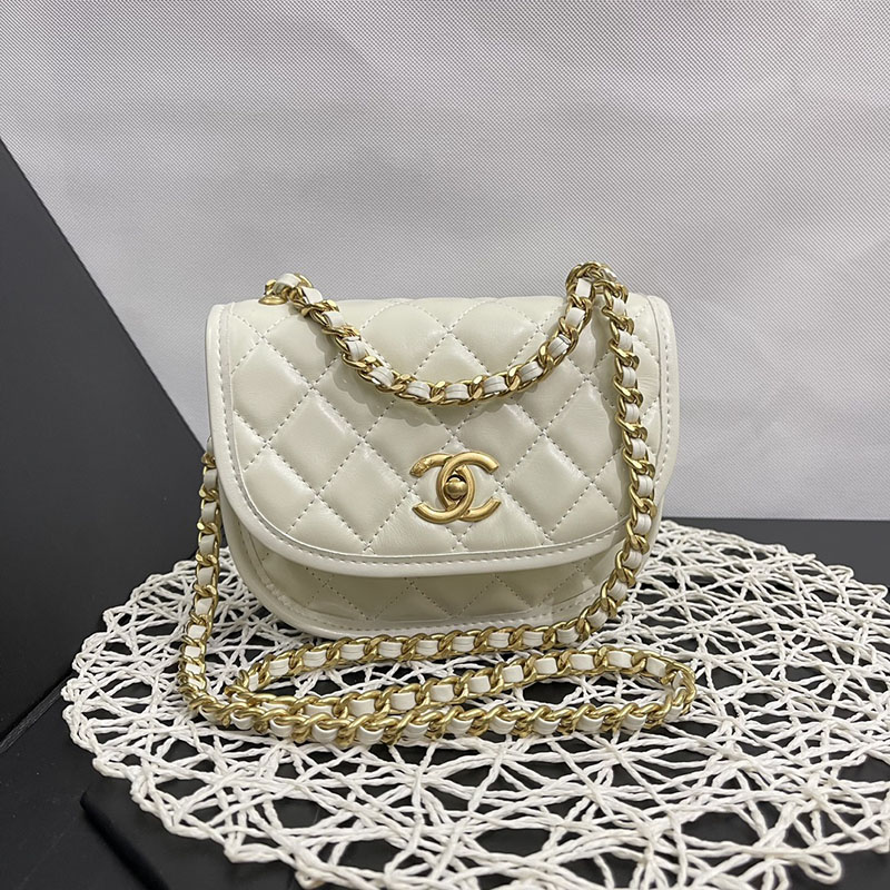最高級シャネルスーパーコピー シャネルバッグコピー CHANEL チェーンショルダーバッグ サドルバッグ 白 (ホワイト) AS515 カーフスキン ゴールド金具 2411143 - 画像 (9)