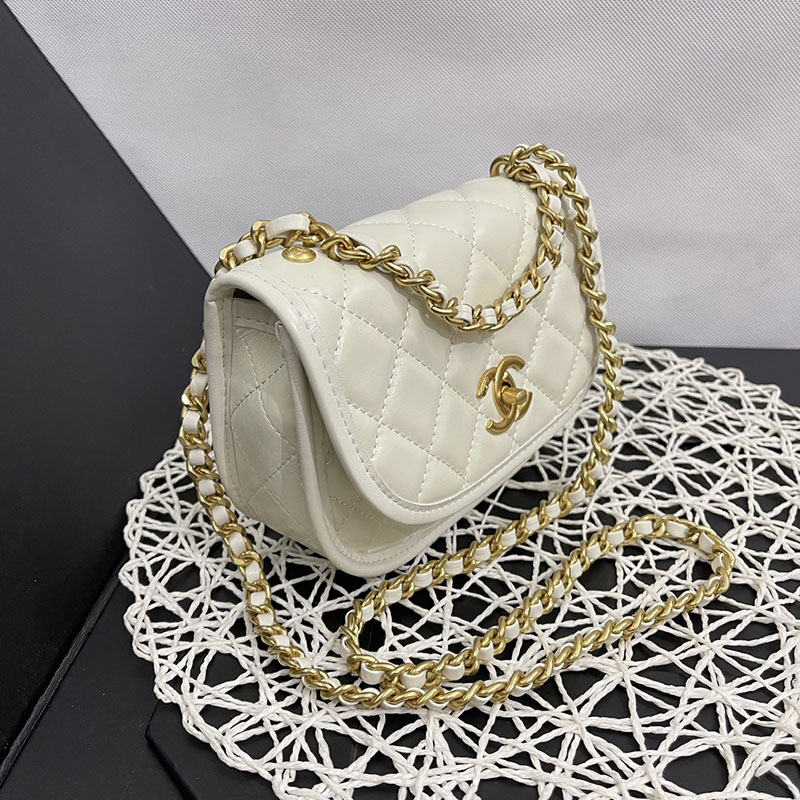 最高級シャネルスーパーコピー シャネルバッグコピー CHANEL チェーンショルダーバッグ サドルバッグ 白 (ホワイト) AS515 カーフスキン ゴールド金具 2411143 - 画像 (7)