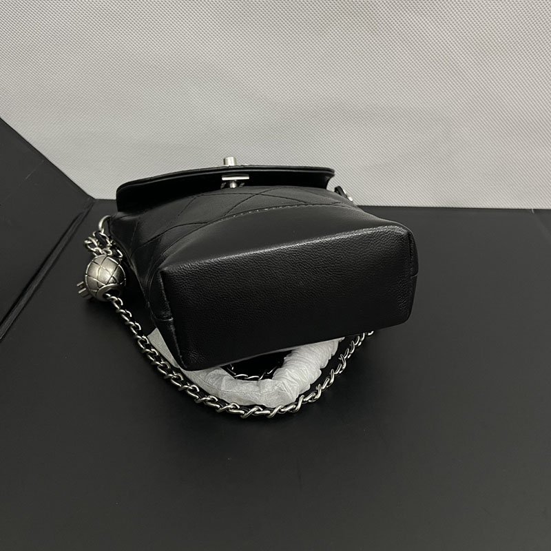 最高級シャネルスーパーコピー シャネルバッグコピー シャネル スマホショルダー ケース 激安 黒 (ブラック) AS0402 カーフスキン シルバー金具 2411169 - 画像 (5)
