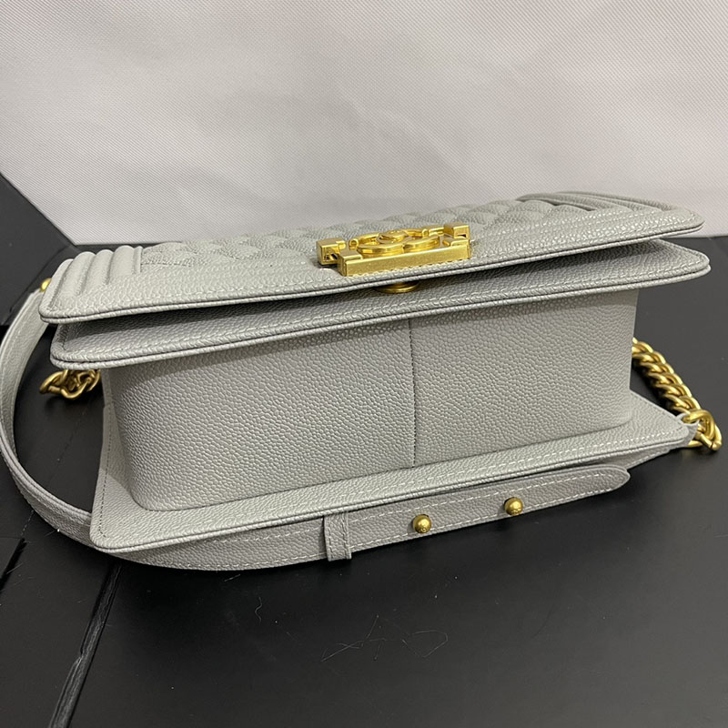 最高級シャネルスーパーコピー シャネルバッグコピー ショルダーバッグ レディース 斜めがけ 人気 グレー A67086 キャビアスキン ゴールド金具 2411201 - 画像 (6)