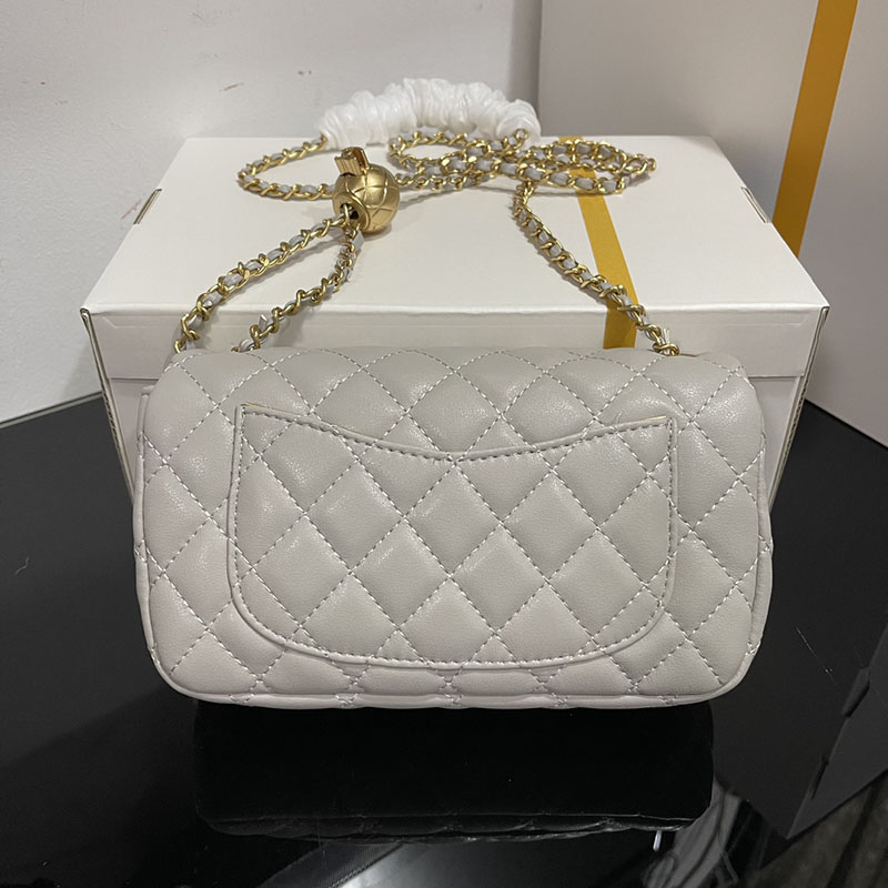 最高級シャネルスーパーコピー シャネルバッグコピー マトラッセ フラップ バッグ グレー AS1787 B02916 NR652 ラムスキン ゴールド金具 - 画像 (5)