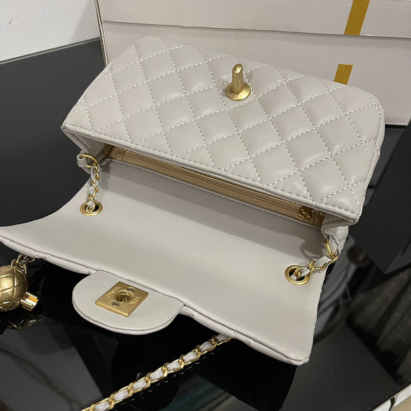 最高級シャネルスーパーコピー シャネルバッグコピー マトラッセ フラップ バッグ グレー AS1787 B02916 NR652 ラムスキン ゴールド金具 - 画像 (4)