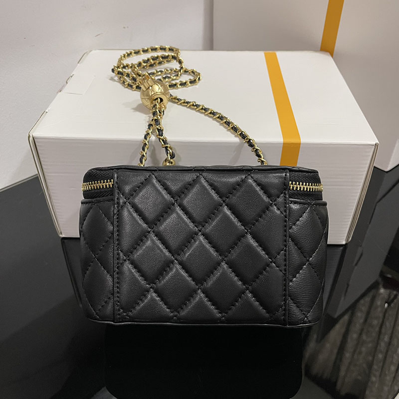 最高級シャネルスーパーコピー シャネルバッグコピー マトラッセ ヴァニティ ケース 黒 (ブラック) AP2303 B02916 94305 ラムスキン ゴールド金具 - 画像 (9)