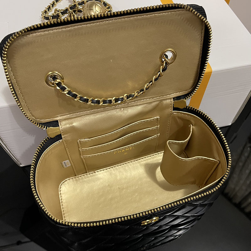 最高級シャネルスーパーコピー シャネルバッグコピー マトラッセ ヴァニティ ケース 黒 (ブラック) AP2303 B02916 94305 ラムスキン ゴールド金具 - 画像 (8)