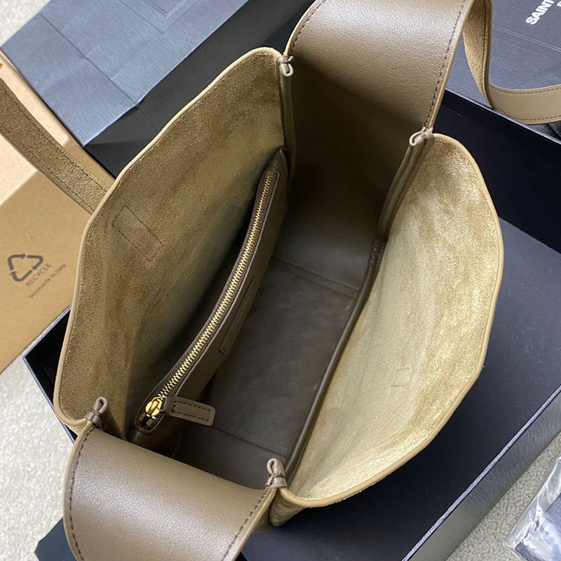 最高級サンローランスーパーコピー サンローランバッグコピー LE 5 À 7 ソフト スモール NATURAL TAN 7139381U80W2357 - 画像 (3)