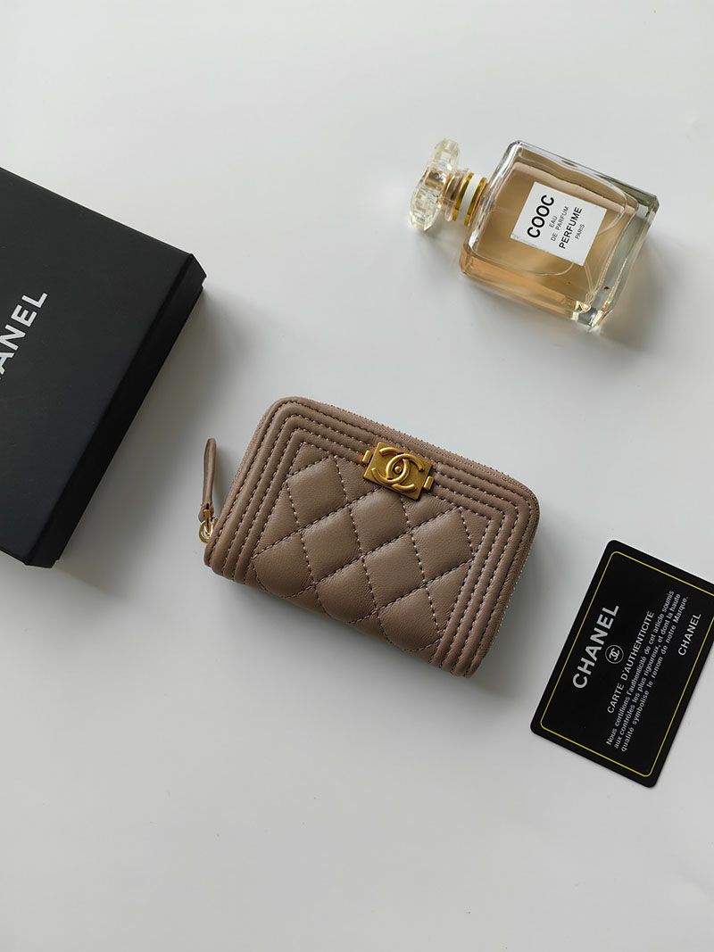 シャネル 財布 2025 新作 CHANEL ミニ財布 小銭入れ・コインケース ボーイシャネル グレー A80602 B01490 NR652 ラムスキン ゴールド金具 - 画像 (5)