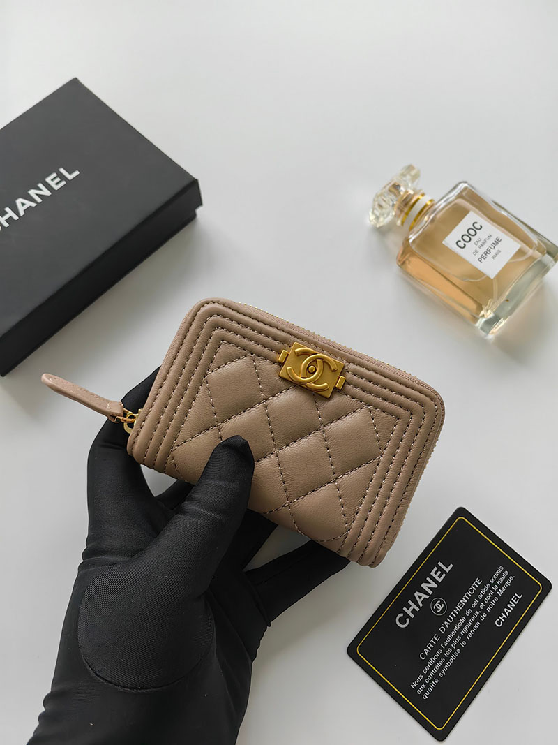 シャネル 財布 2025 新作 CHANEL ミニ財布 小銭入れ・コインケース ボーイシャネル グレー A80602 B01490 NR652 ラムスキン ゴールド金具 - 画像 (3)