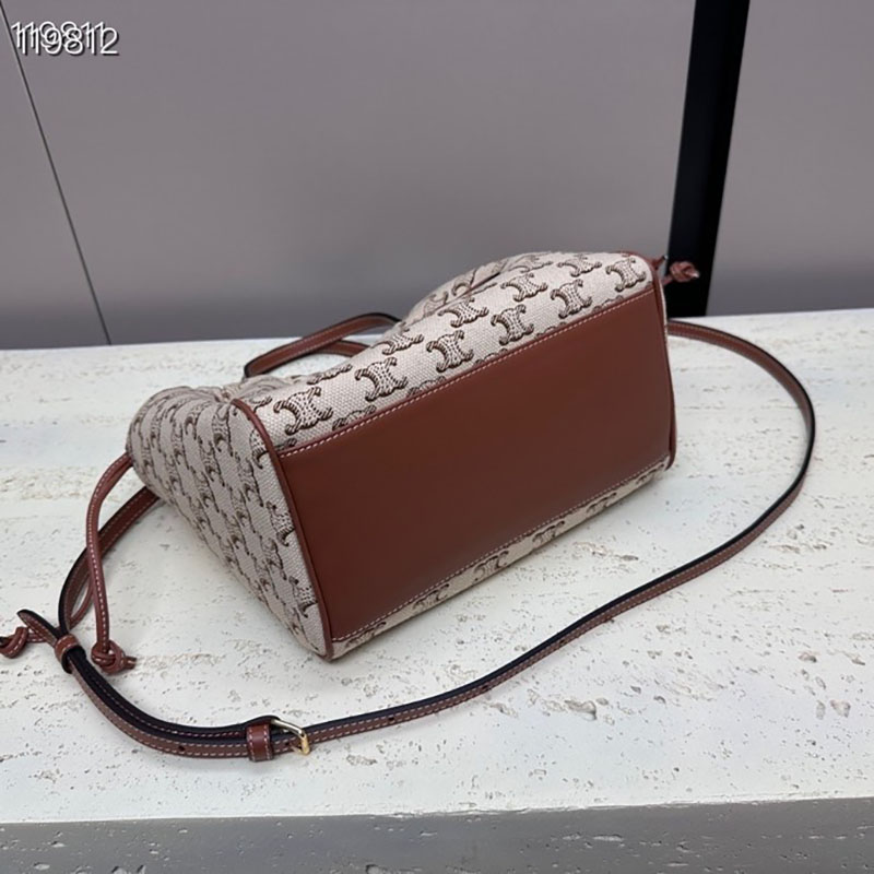 最高級セリーヌスーパーコピー セリーヌバッグコピー スモール カバ ドローストリング キュイル トリオンフ ホワイト 111013ENY.01BC カーフスキン ゴールド金具 - 画像 (6)
