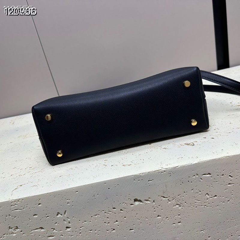 最高級セリーヌスーパーコピー セリーヌバッグコピー ミディアム ニノ バッグ ブラック 117523FXK.38NO カーフスキン ゴールド金具 - 画像 (6)
