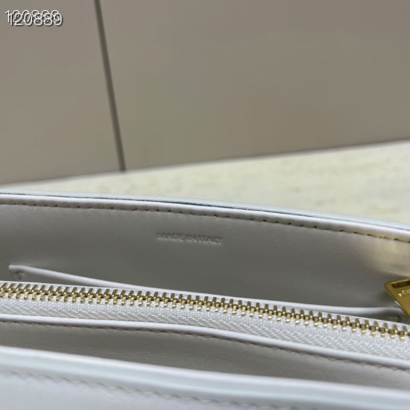 最高級セリーヌスーパーコピー セリーヌバッグコピー ティーン ニノ バッグ ホワイト 118113FXK.01BC カーフスキン ゴールド金具 - 画像 (3)