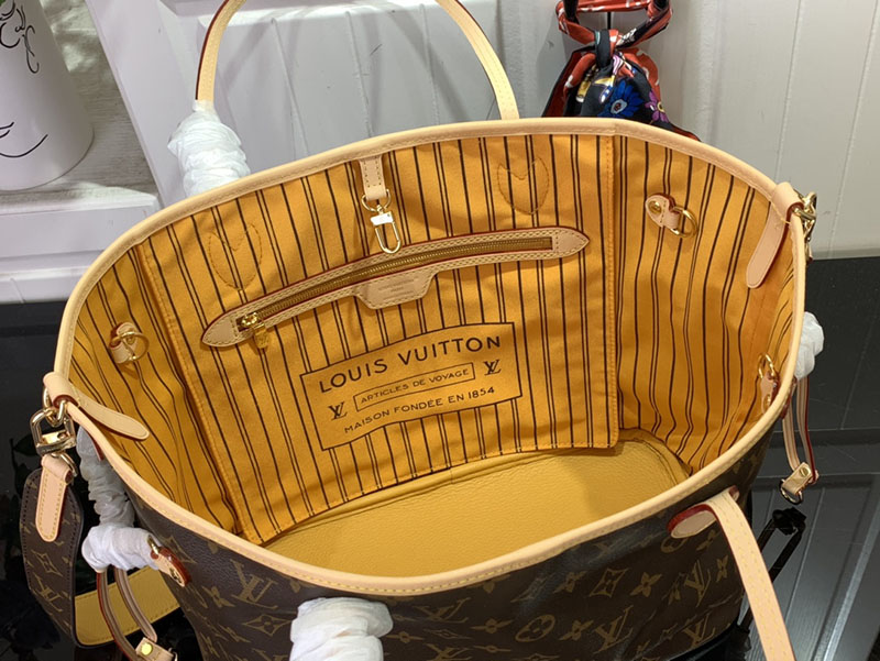 ルイヴィトン トートバッグ 2025 新作 ネヴァーフル・インサイドアウト MM モノグラム / ジョーヌ サフラン M11947 モノグラム・キャンバス ゴールド金具 - 画像 (4)