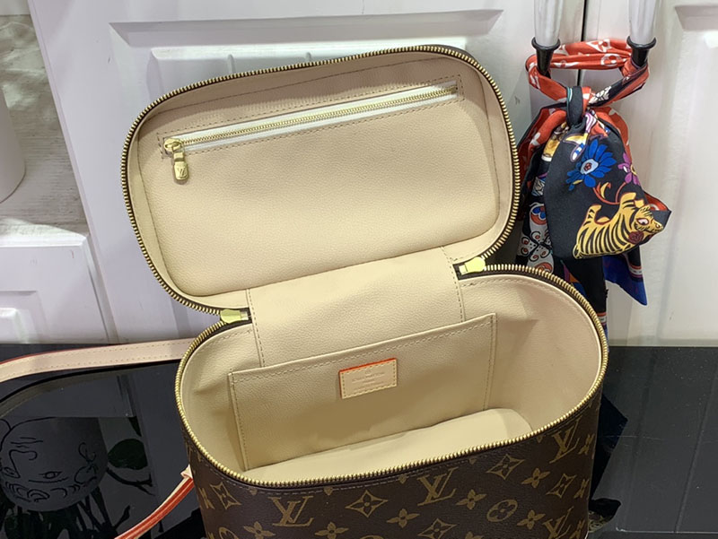 ルイヴィトン 化粧品ポーチ 人気 ニース BB ブラウン M42265 モノグラム・キャンバス ゴールド金具 - 画像 (2)