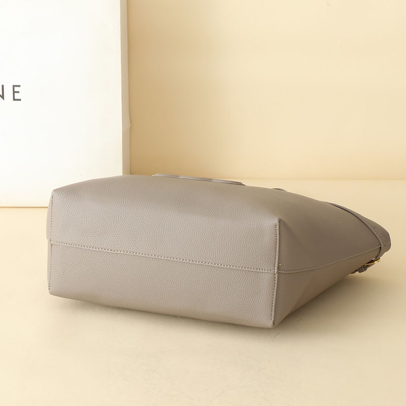 N品 セリーヌ バッグ 人気 ランキング CELINE トートバッグ 人気 ミディアム カバ アナイス キュイル トリオンフ 116853ENY.10BL ぺブル ゴールド金具 - 画像 (5)