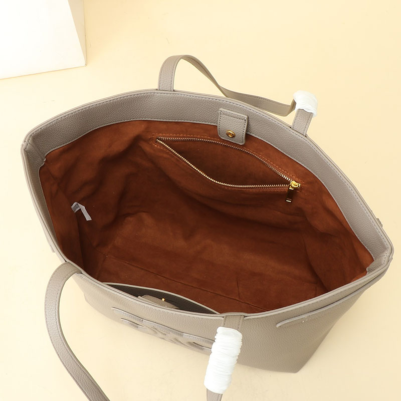 N品 セリーヌ バッグ 人気 ランキング CELINE トートバッグ 人気 ミディアム カバ アナイス キュイル トリオンフ 116853ENY.10BL ぺブル ゴールド金具 - 画像 (4)